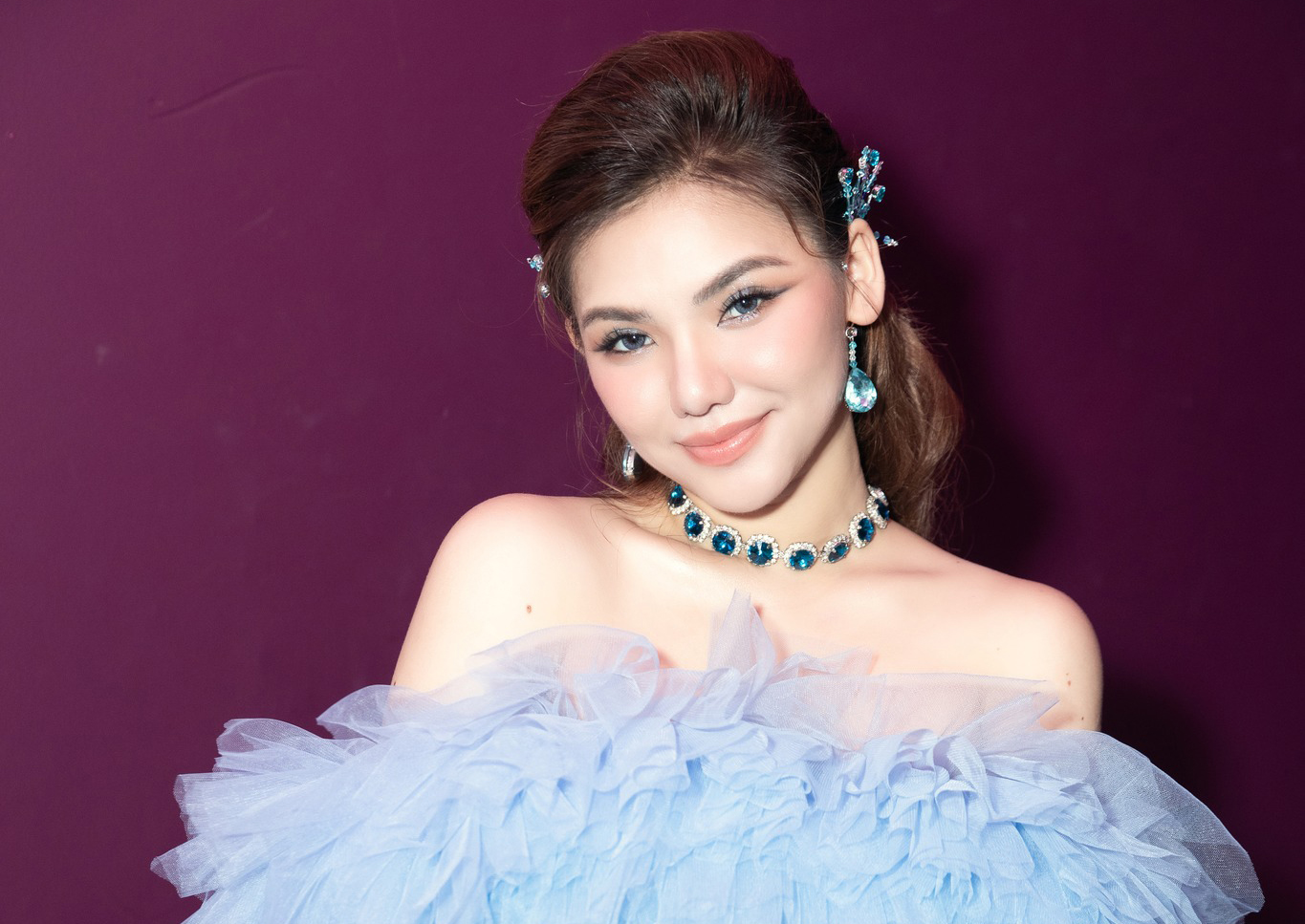 Myra Trần nổi tiếng với cái tên Lady Mây trong chương trình The Masked Singer Vietnam