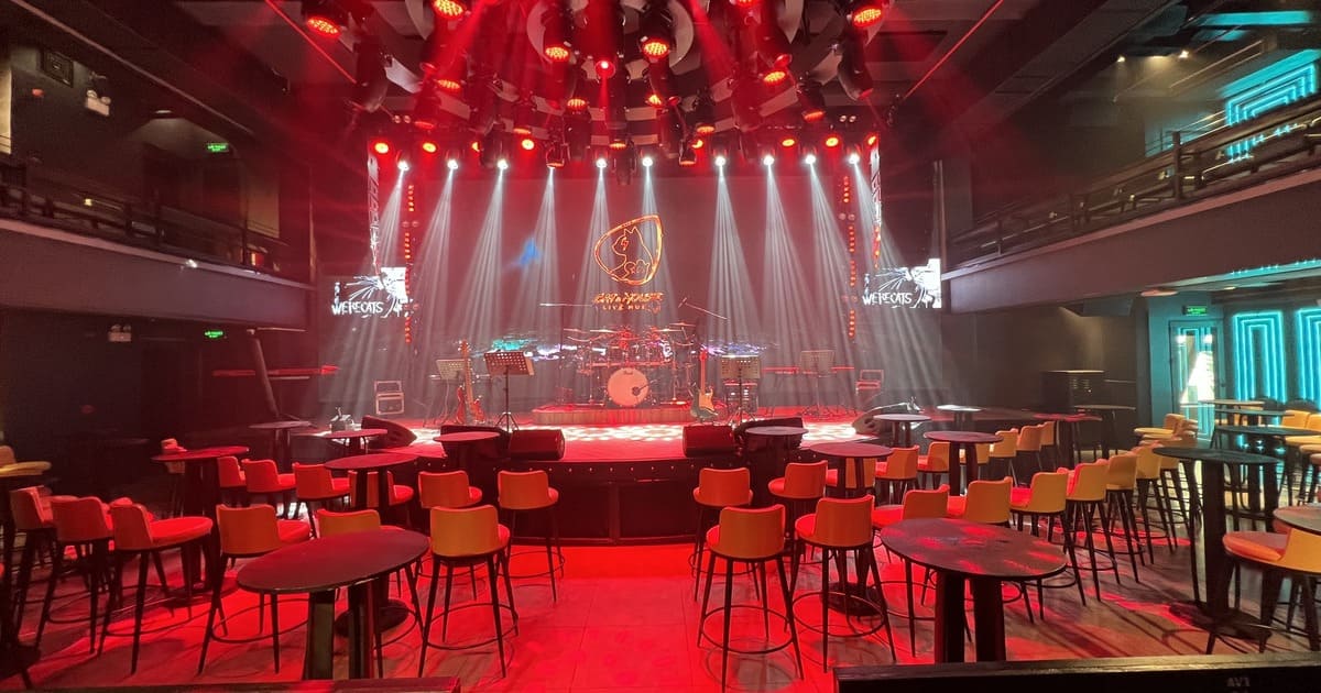 Không gian biểu diễn tại phòng trà Cat & Mouse