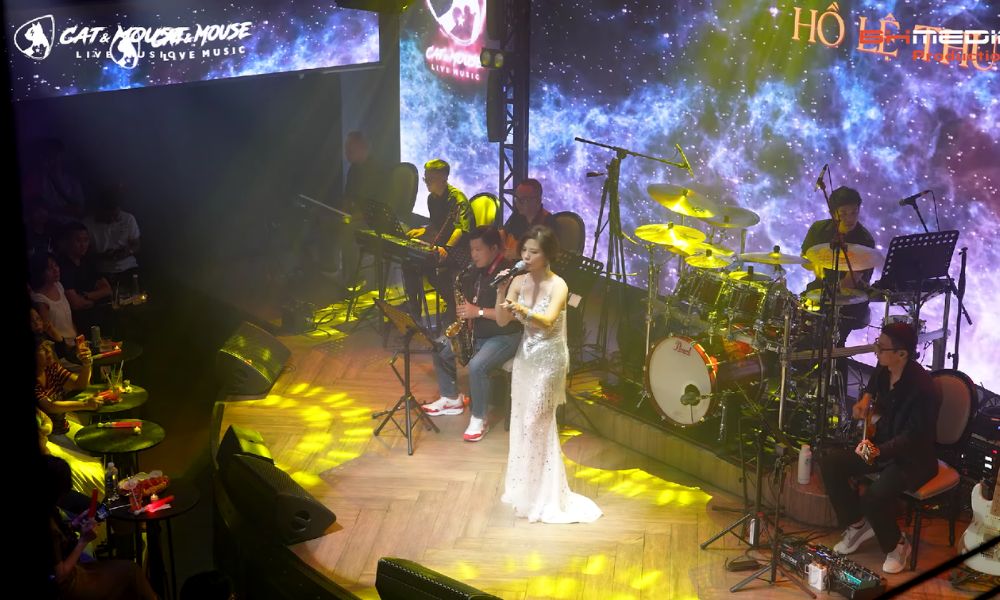 Say Một Đời Vì Em - Bản hát live đầu tiên của Hồ Lệ Thu tại Cat & Mouse Live Music.