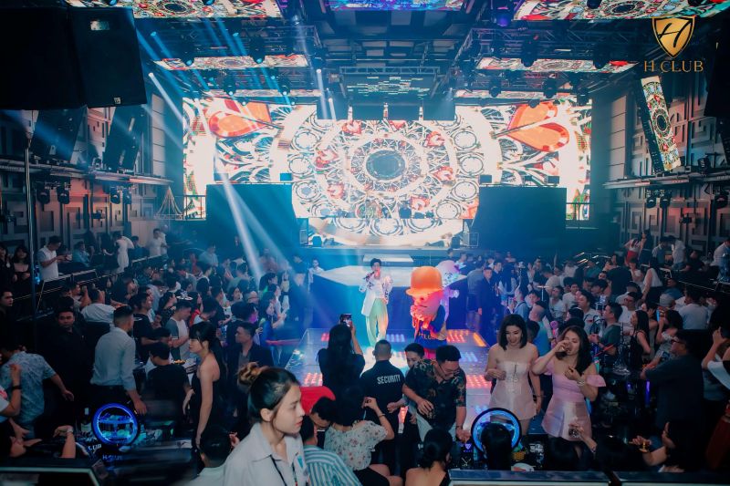 Không gian biểu diễn tại Club