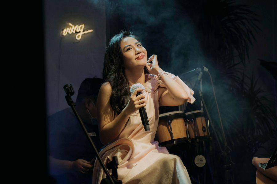 Ca sĩ Văn Mai Hương hát phòng trà nào? Cập nhật mới nhất