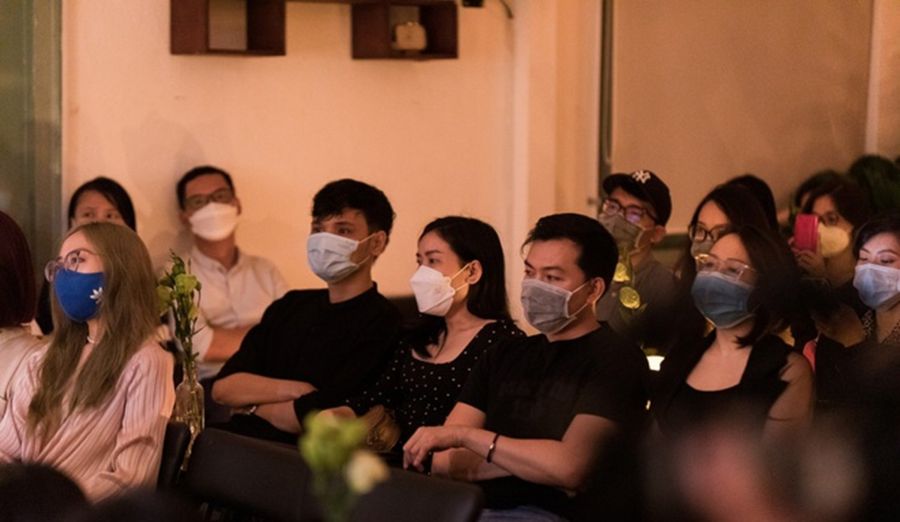 Nhiều khán giả quan tâm đến lịch biểu diễn phòng trà của Văn Mai Hương