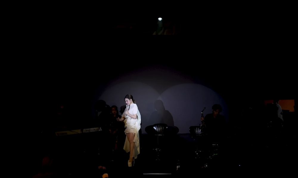 Phòng trà Bến Thành - Giải đáp cho thắc mắc ca sĩ Myra Trần hát phòng trà nào ở Sài Gòn.