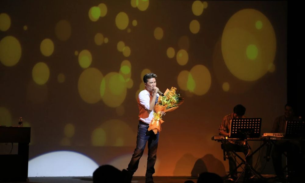 Đêm diễn thăng hoa của ca sĩ Đàm Vĩnh Hưng tại phòng trà Đồng Dao.