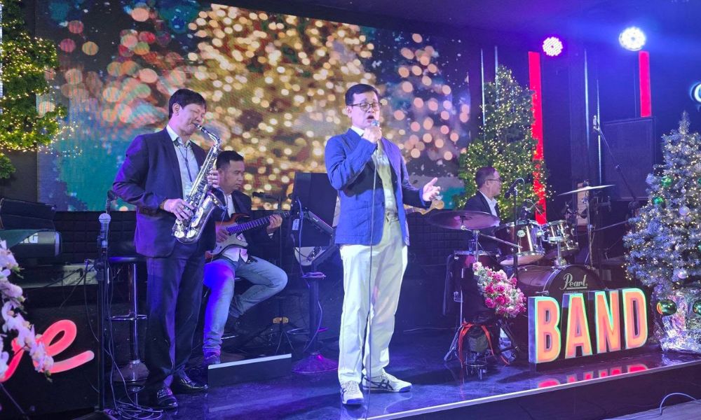 Điểm đến thưởng nhạc cùng cơ hội kết nối với ca sĩ thần tượng tại Chốn Xưa Live Music.