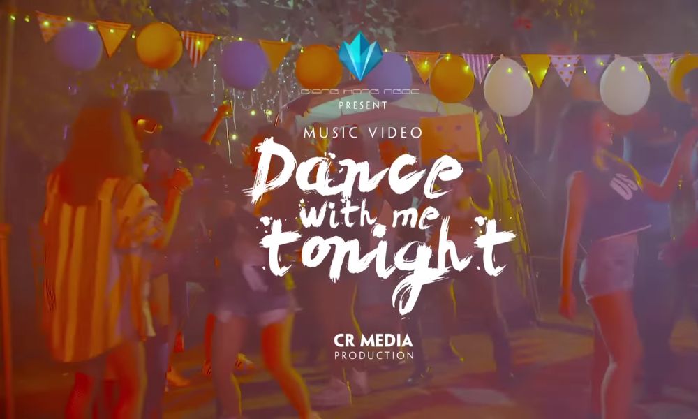 MV Dance With Me Tonight được xứng danh trong Top 10 ca khúc hay nhất của ca sĩ Giang Hồng Ngọc.